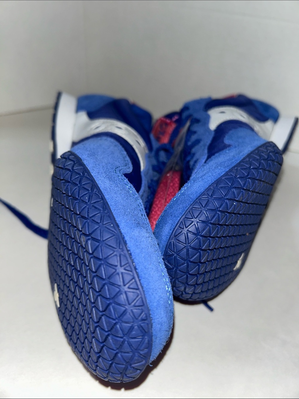 Saucony Blue and White Women's Sneakers with Pink Accents - Picture 8 of 10